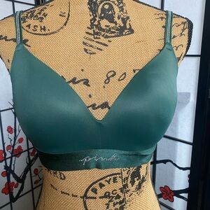 Victoria’s Secret PINK 💕 Wear Everywhere Wireless + Lightly Lined Bra ✨